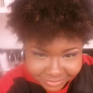 Meet your Posher, Mia